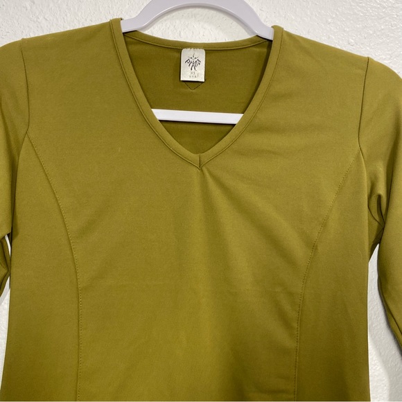 PrAna Nylon V neck green long sleeve athletic top. - Picture 4 of 10